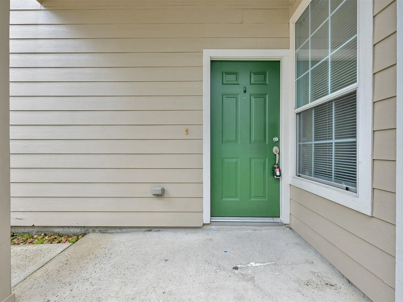 3 bed, 2.5 bath, 1512 sqft, $1,800 — Photo 2