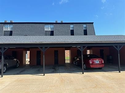 2nd image of 1910 Canterbury Dr #E