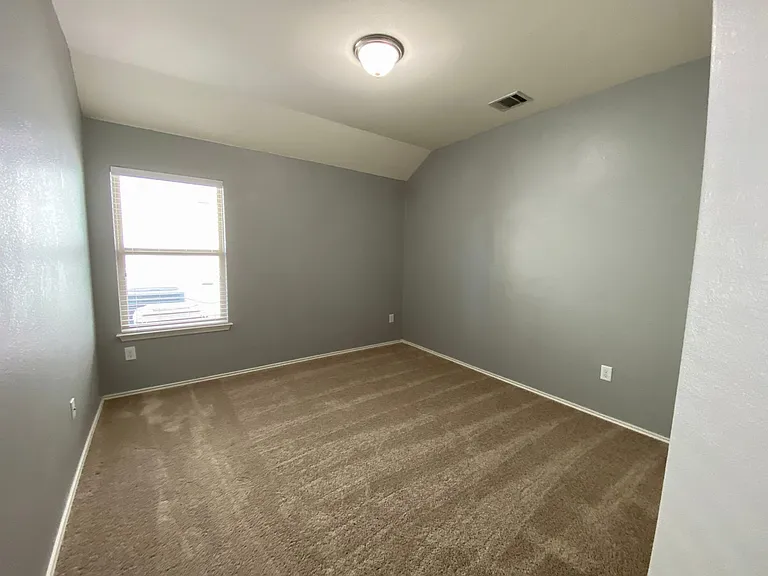 466 Eagle Brook Ln — Photo 20