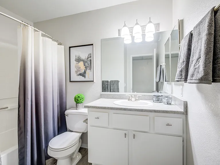 Gramercy Parc Senior Apartments — Photo 19