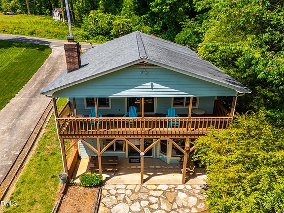 3rd image of 3496 Pinehaven Dr