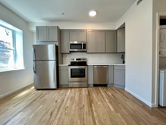 2nd image of 2131 W Master St APT 3