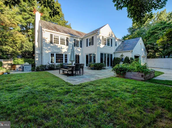 4509 Tournay Rd, Bethesda, MD 20816