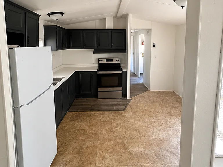 116 Drive 1593 — Photo 2