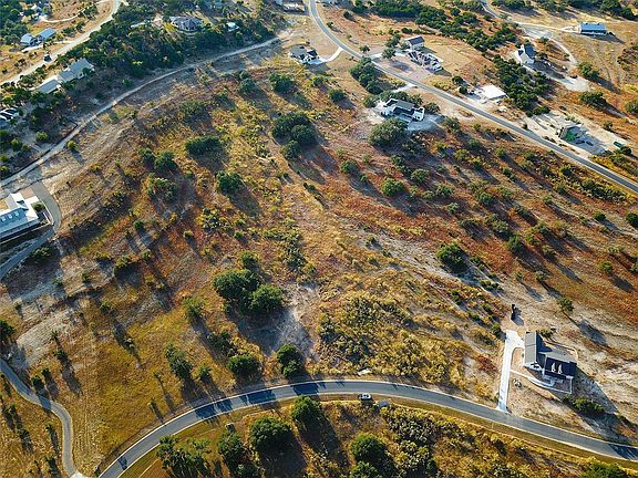 4th image of 621 Bosque Trl