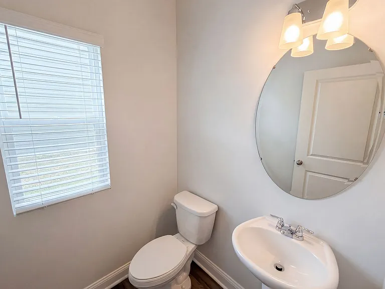 1205 Black Walnut St — Photo 9