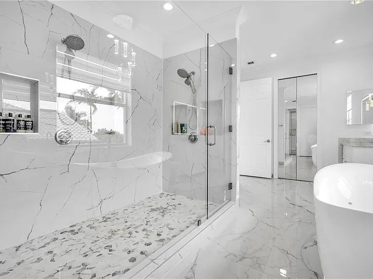 4707 SW 195th Ter — Photo 57