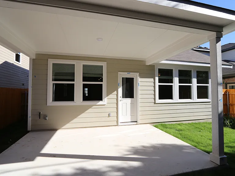 15504 Ellinger Dr — Photo 2