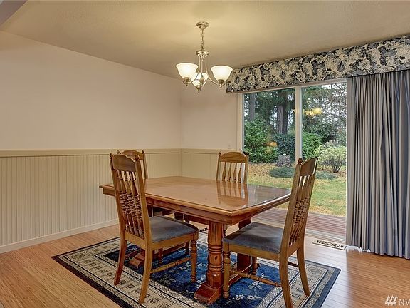 5th image of 13955 Crestview Cir NW