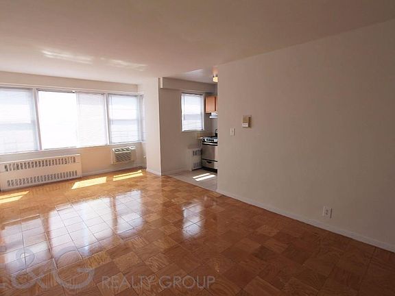 4th image of 18311 Hillside Ave APT 4F
