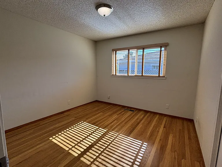 1405 Marinovich Way — Photo 9