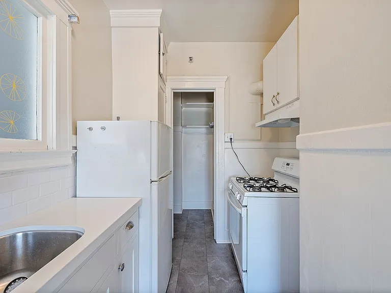 1029 Oak Street — Photo 8