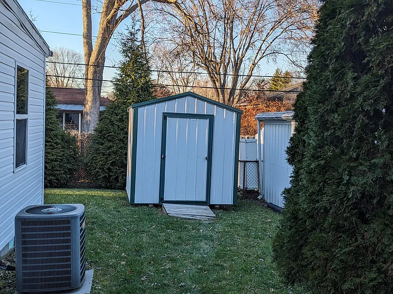 1009-1011 Hollee Dr #1 — Photo 3