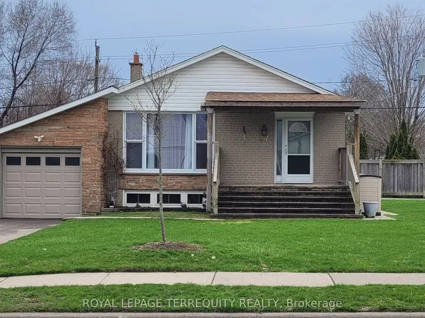 87 Emperor St #Basement, Ajax, ON L1S 1N3