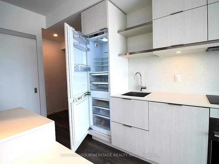 197 Yonge St #4714 — Photo 31