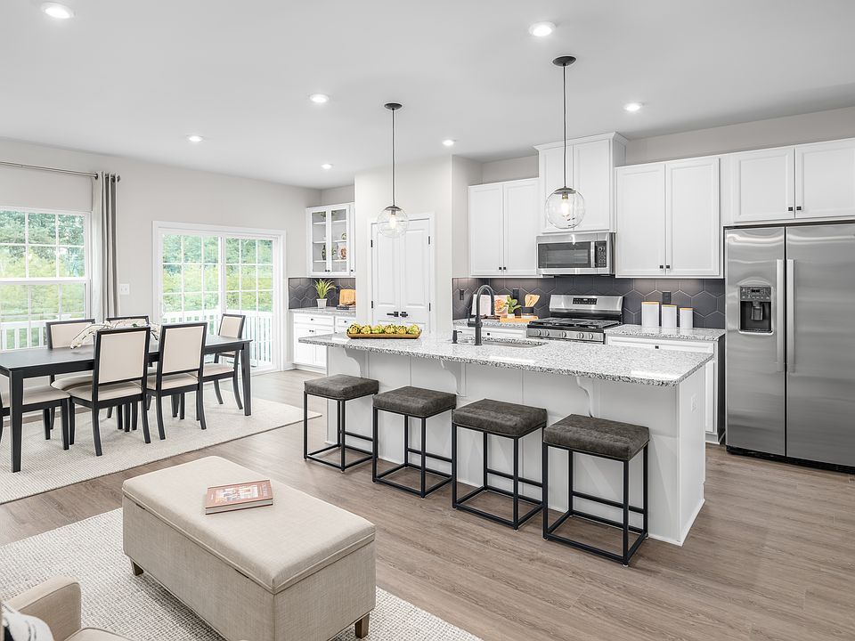 Where wooded views, lake days, and everyday moments feel a little more special