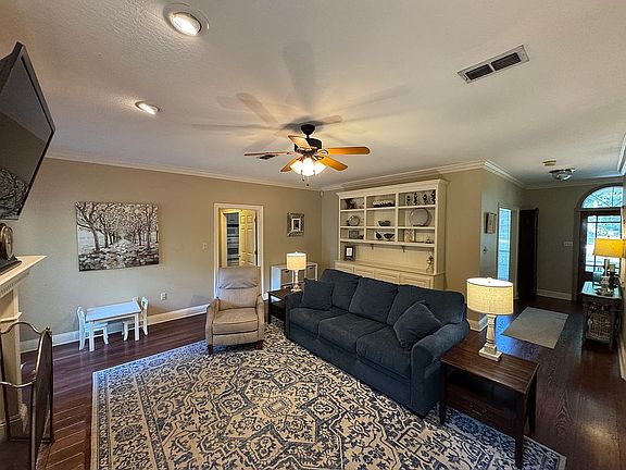 5th image of 15 Rockwood Dr