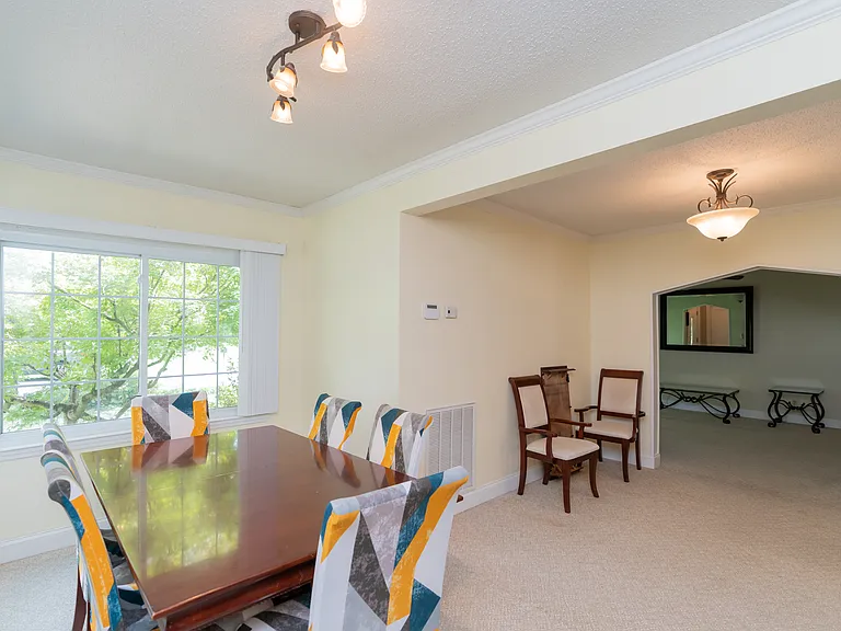 4 Orlando Dr — Photo 16