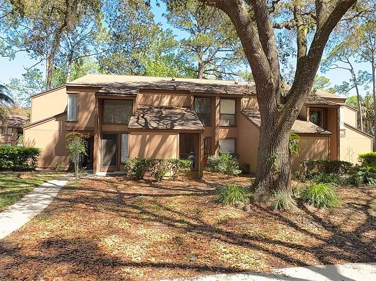 2 Pine Hurst Ln #2 — Photo 1
