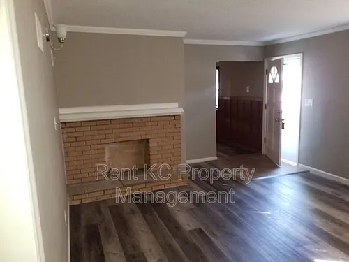 4608 Ridgeway Ave Photo 1