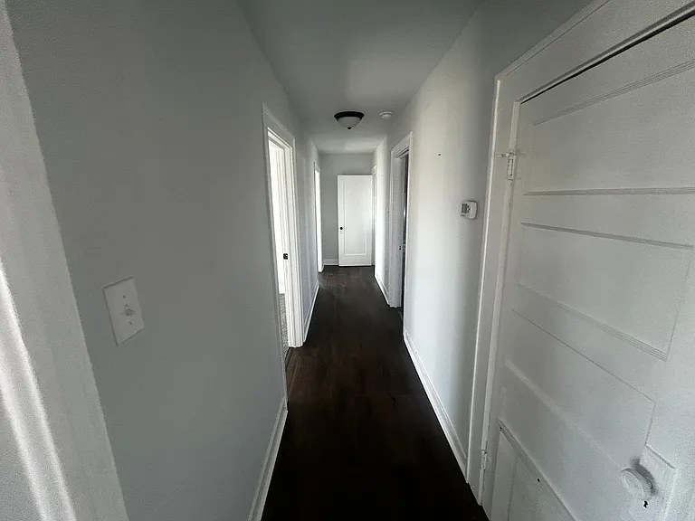 1742 Victoria St — Photo 4