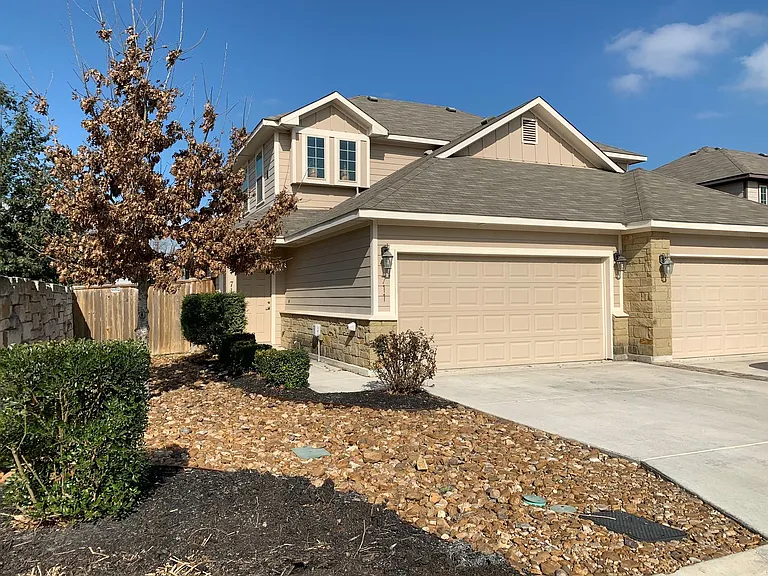 711 Gristmill Dr — Photo 3