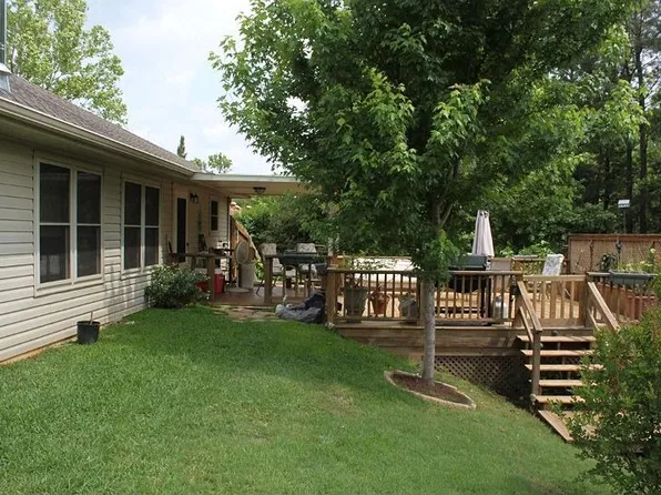 3728 Linda Kaye Dr, Longview, TX 75604
