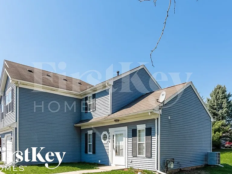 2406 Aspen Dr — Photo 2