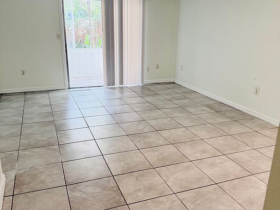 4th image of 1950 Paine Ave APT 30