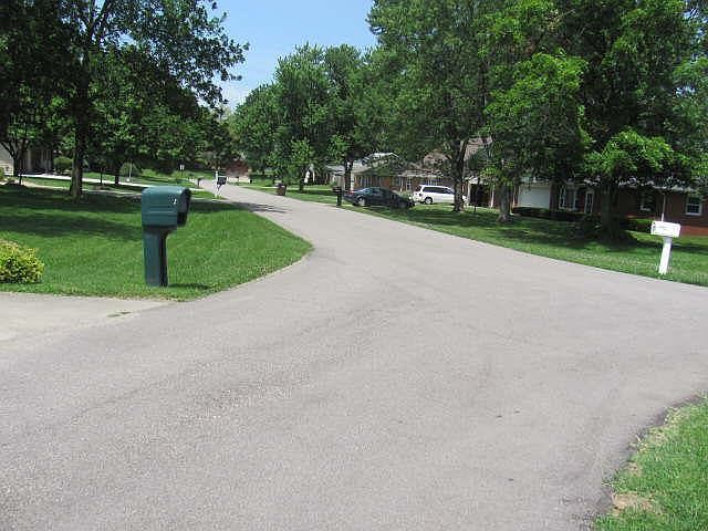 2nd image of 9753 Lee Ct