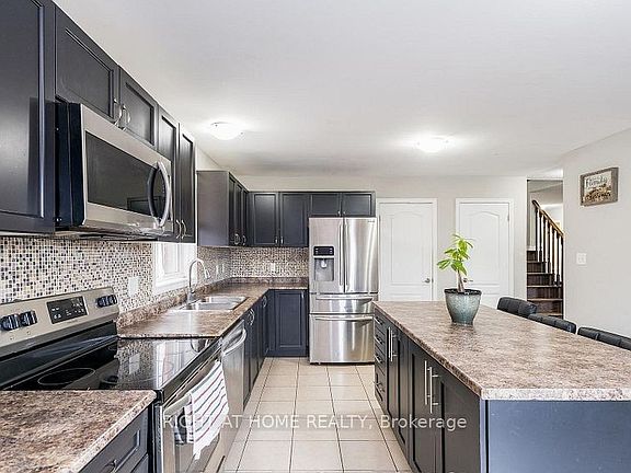 4th image of 1373 Hunter St