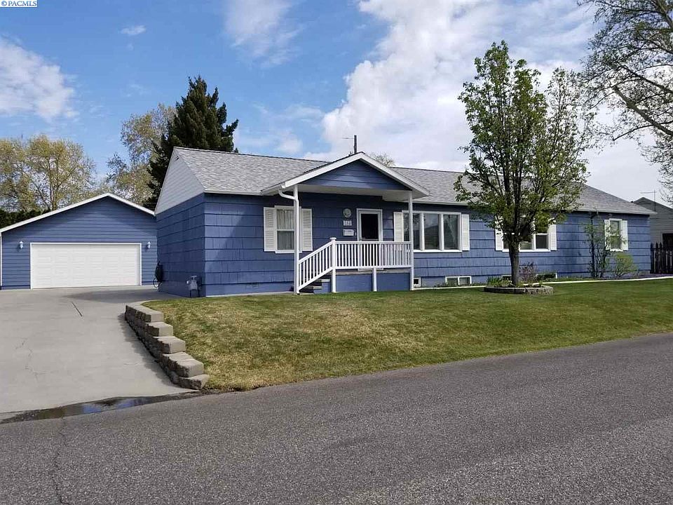 1st image of 204 Bernard Ave