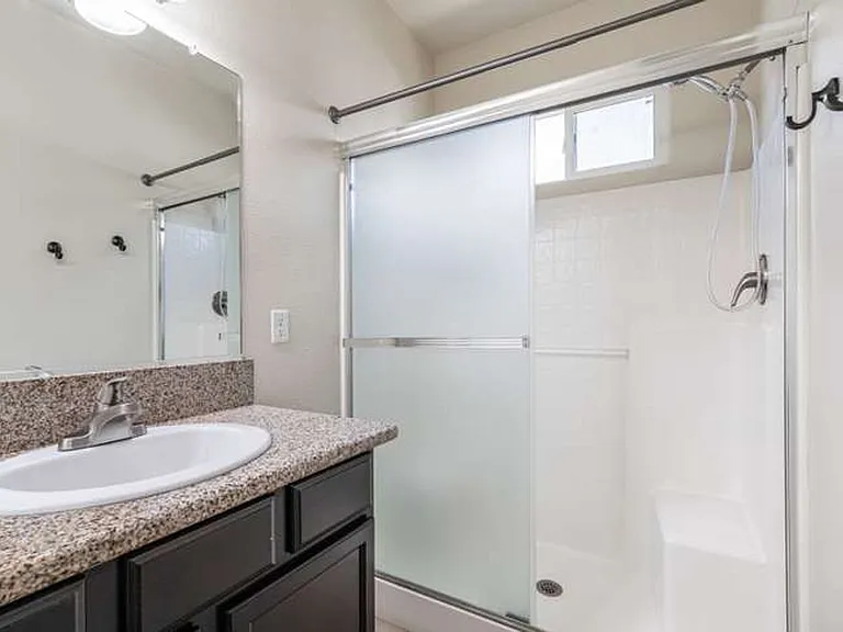 538 N Burgan Ave — Photo 21