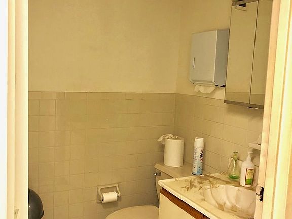 2nd image of 9229 Queens Blvd Ste 1I