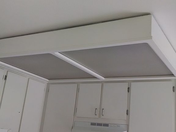 2nd image of 3250 Caminito Eastbluff Unit 84