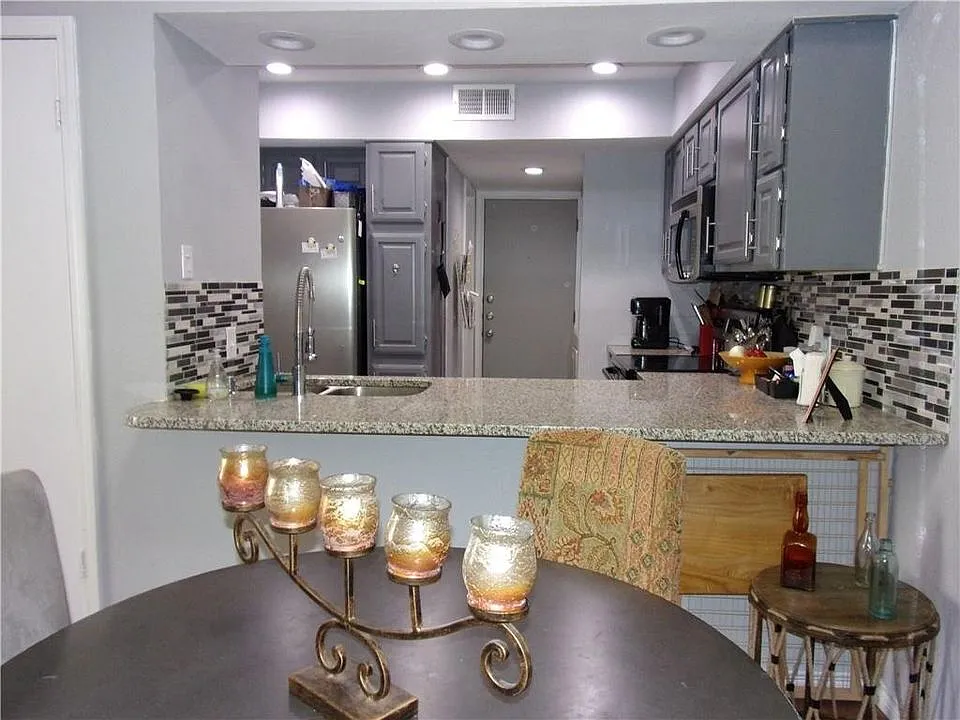 2 bed, 2.5 bath, 1029 sqft, $2,195 — Photo 2