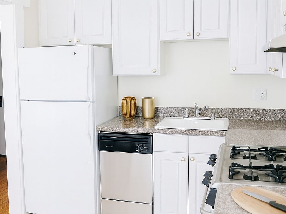 2nd image of 550 Fell St APT 2