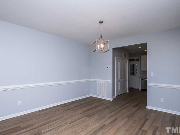 5th image of 2610 Holloway St