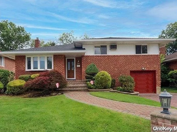 214 Halsey Avenue, Jericho, NY 11753