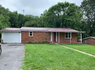 633 Orchard Rd, Pulaski, VA 24301