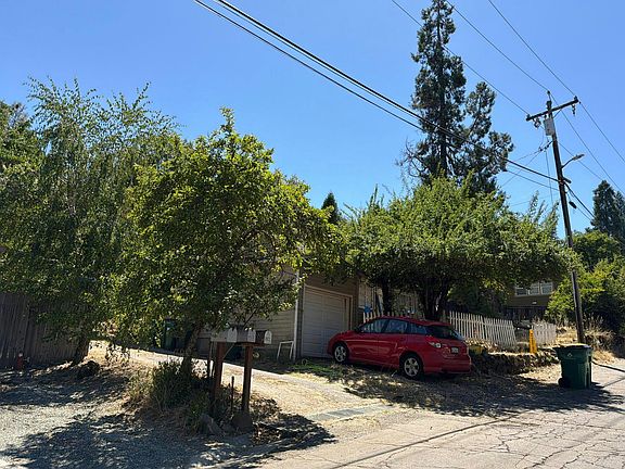 3rd image of 800 Fiske St