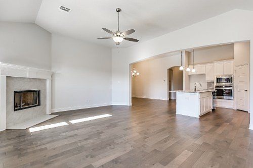 3rd image of 214 Buckskin Dr