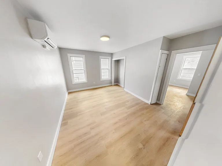 192 Paris St #1 — Photo 4