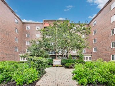 519 N Main St APT 4EN, Glen Ellyn, IL, 60137