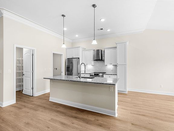 4th image of 800 Stone Pine Ct.