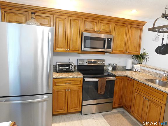 3rd image of 151 Shelter Rock Road #60