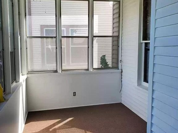 3rd image of 621 Morgan Ave N