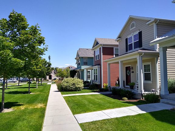 3rd image of 10822 S Tahoe Way