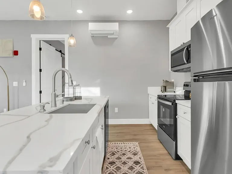 1928 21st St #310 — Photo 3