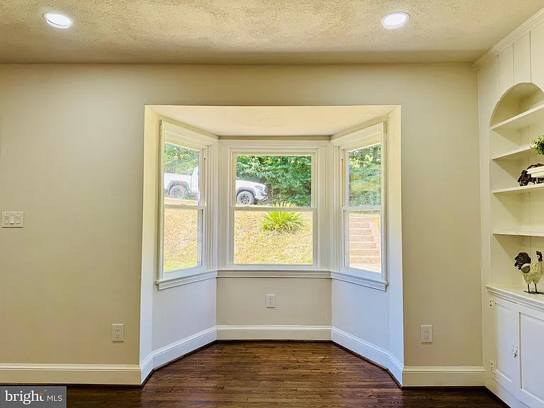 311 Villa Ave — Photo 10